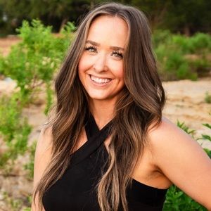 Meet your Posher, Elyse